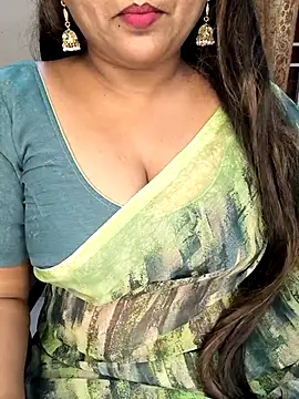 Snapshot of honey-sexy chatting on 12/02/25, 05:19 honey-sexy online show from 12/02/25, 05:19