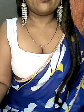 Snapshot of honey-sexy chatting on 12/22/25, 06:54 honey-sexy online show from 12/22/25, 06:54