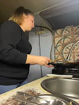 Joannakiss online show from 03/11/25, 08:42