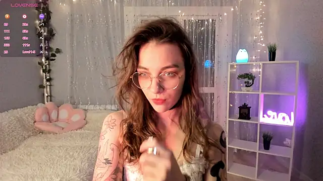 AraCopple online show from 12/11/24, 07:57