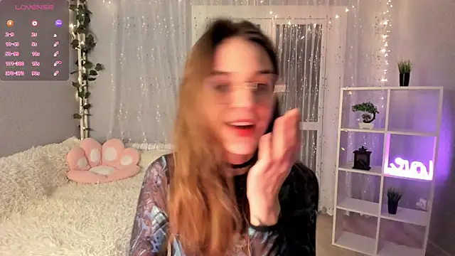 AraCopple online show from 12/12/24, 09:15