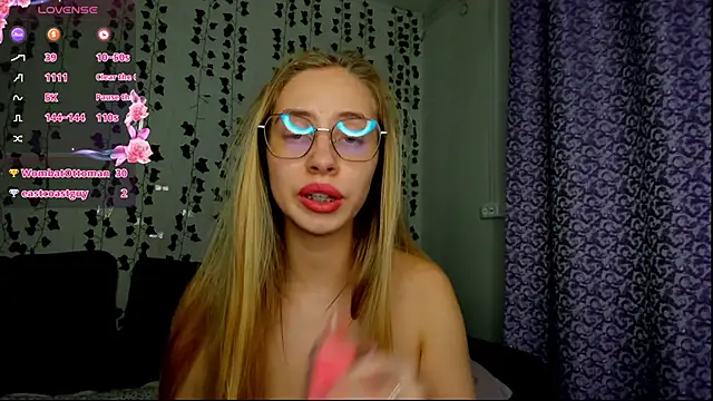 Snapshot of Kitty_Katrine chatting on 01/05/25, 03:34 Kitty Katrine online show from 01/05/25, 03:34