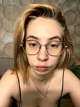 Kitty Katrine online show from 10/31/25, 03:07