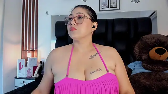 Snapshot of meikochoe chatting on 11/14/25, 07:45 meikochoe online show from 11/14/25, 07:45