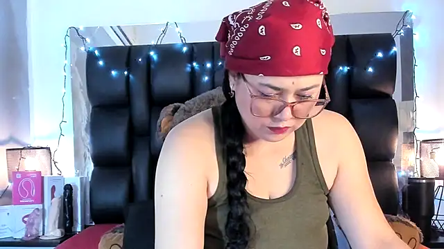 Snapshot of meikochoe chatting on 11/26/25, 06:53 meikochoe online show from 11/26/25, 06:53