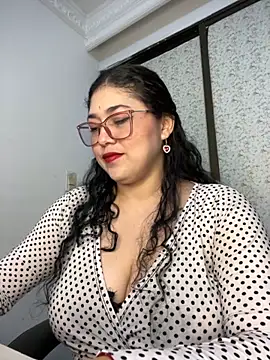 Snapshot of meikochoe chatting on 11/29/25, 08:12 meikochoe online show from 11/29/25, 08:12