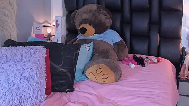 Snapshot of meikochoe chatting on 01/13/26, 08:25 meikochoe online show from 01/13/26, 08:25