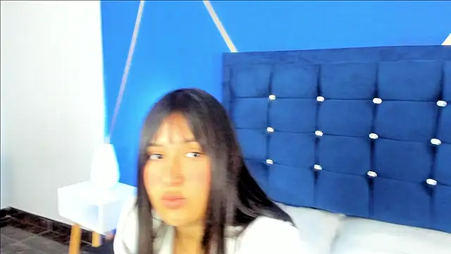 Snapshot of AndreaBlack chatting on 02/18/25, 01:33 AndreaBlack online show from 02/18/25, 01:33