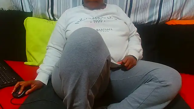 Snapshot of AfricanBigAssxx98 chatting on 06/03/26, 09:45 AfricanBigAssxx98 online show from 06/03/26, 09:45