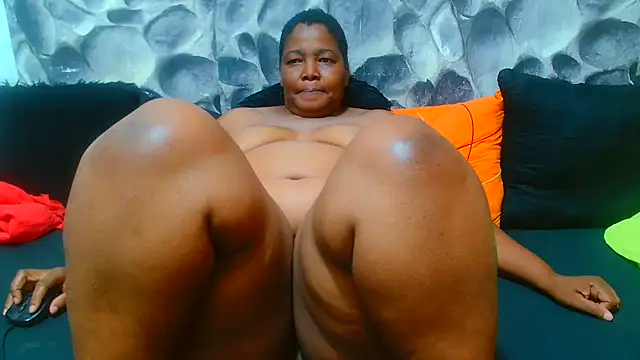 Snapshot of AfricanBigAssxx98 chatting on 07/15/26, 06:35 AfricanBigAssxx98 online show from 07/15/26, 06:35