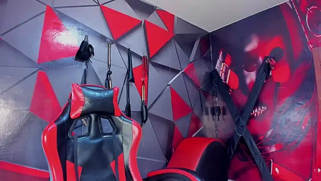 Snapshot of Hana_and_Zeta chatting on 01/13/26, 12:43 Hana and Zeta online show from 01/13/26, 12:43