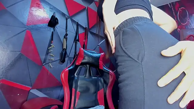 Snapshot of Hana_and_Zeta chatting on 01/15/26, 12:32 Hana and Zeta online show from 01/15/26, 12:32