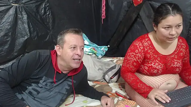 Snapshot of ZuriandAlex chatting on 01/04/25, 01:21 ZuriandAlex online show from 01/04/25, 01:21