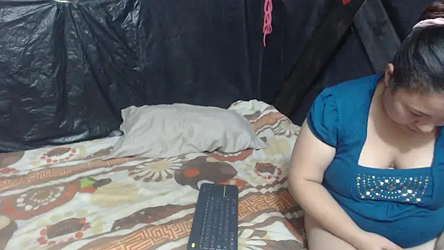 Snapshot of ZuriandAlex chatting on 01/09/25, 01:29 ZuriandAlex online show from 01/09/25, 01:29