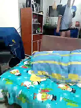 Snapshot of ZuriandAlex chatting on 01/23/25, 09:18 ZuriandAlex online show from 01/23/25, 09:18