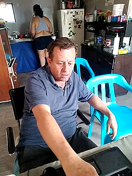 Snapshot of ZuriandAlex chatting on 03/22/25, 12:14 ZuriandAlex online show from 03/22/25, 12:14