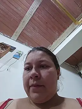 Snapshot of ZuriandAlex chatting on 11/20/25, 12:22 ZuriandAlex online show from 11/20/25, 12:22