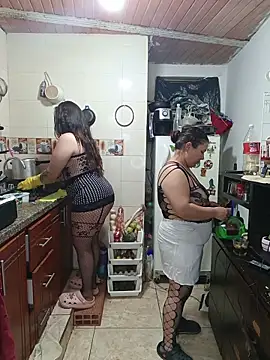 Snapshot of ZuriandAlex chatting on 11/27/25, 12:56 ZuriandAlex online show from 11/27/25, 12:56