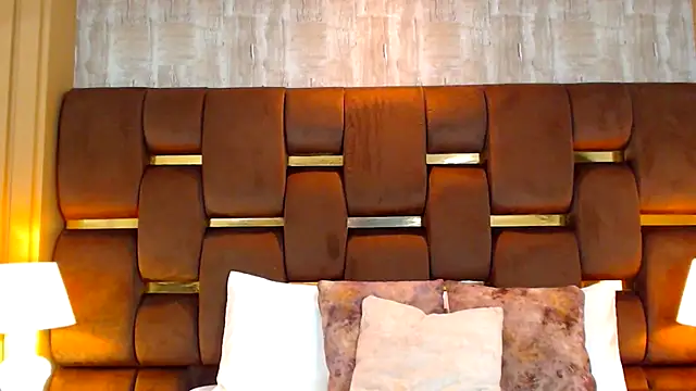 VanessaGlenn online show from 10/01/25, 07:42