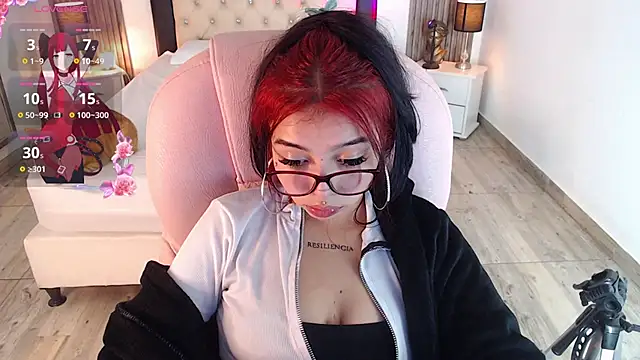 Snapshot of pettit_courtny chatting on 02/01/25, 09:54 pettit courtny online show from 02/01/25, 09:54