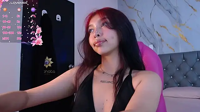 Snapshot of pettit_courtny chatting on 02/06/25, 08:23 pettit courtny online show from 02/06/25, 08:23