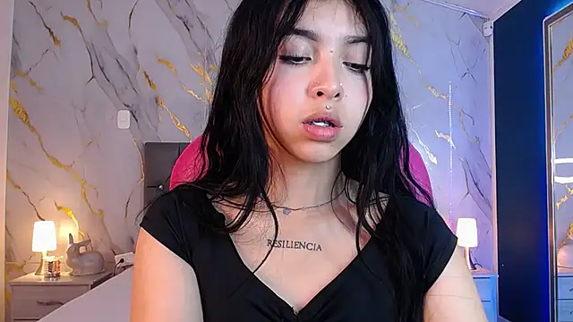 Snapshot of pettit_courtny chatting on 03/06/25, 08:05 pettit courtny online show from 03/06/25, 08:05