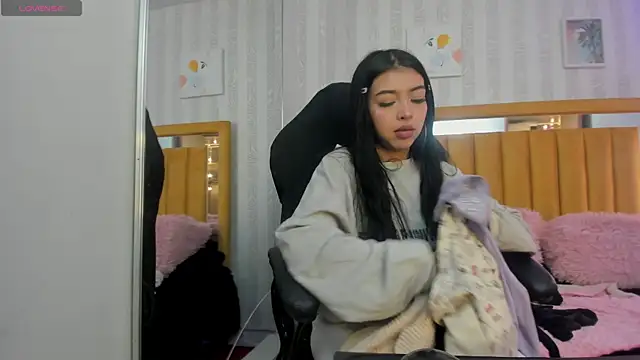 Snapshot of pettit_courtny chatting on 10/01/25, 08:15 pettit courtny online show from 10/01/25, 08:15