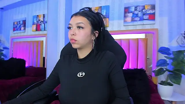 Snapshot of pettit_courtny chatting on 12/04/25, 08:06 pettit courtny online show from 12/04/25, 08:06