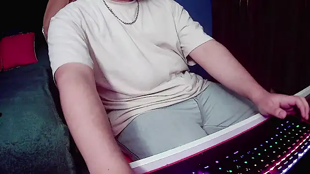 Snapshot of pisceslost chatting on 09/22/25, 12:45 pisceslost online show from 09/22/25, 12:45