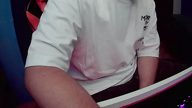 Snapshot of pisceslost chatting on 11/23/25, 12:32 pisceslost online show from 11/23/25, 12:32