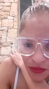 Snapshot of TweetsLynx chatting on 03/06/25, 08:27 TweetsLynx online show from 03/06/25, 08:27