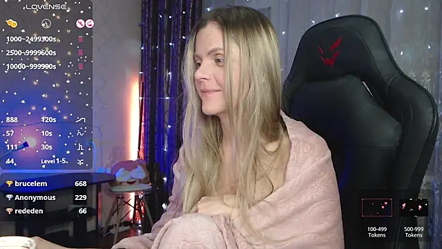 Snapshot of JessieOMays chatting on 12/13/24, 03:43 JessieOMays online show from 12/13/24, 03:43