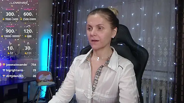 Snapshot of JessieOMays chatting on 03/10/25, 01:23 JessieOMays online show from 03/10/25, 01:23