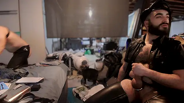 leatherpupmtl online show from 12/16/24, 09:14