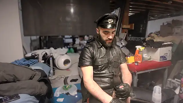 leatherpupmtl online show from 12/16/24, 09:52