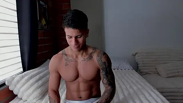 pettergrey1 online show from 11/14/25, 08:07