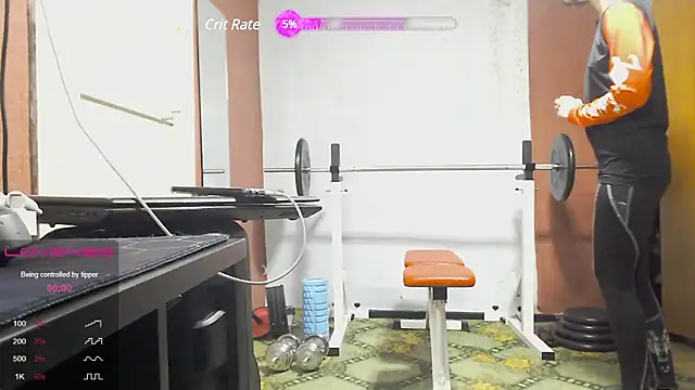 Snapshot of womanstrong78 chatting on 02/14/25, 04:09 womanstrong78 online show from 02/14/25, 04:09