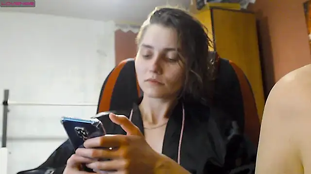 Snapshot of womanstrong78 chatting on 03/05/25, 04:13 womanstrong78 online show from 03/05/25, 04:13