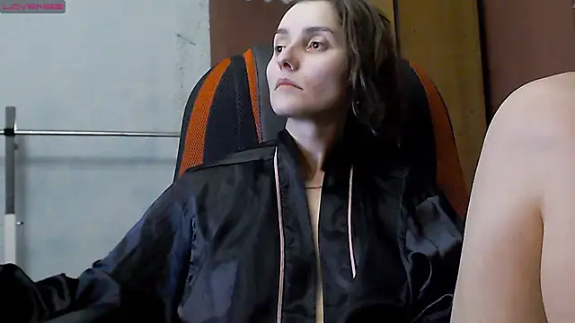 Snapshot of womanstrong78 chatting on 03/06/25, 05:11 womanstrong78 online show from 03/06/25, 05:11