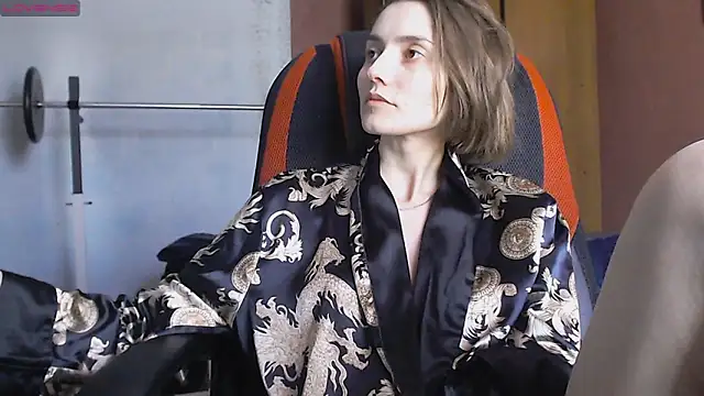 Snapshot of womanstrong78 chatting on 03/11/25, 11:01 womanstrong78 online show from 03/11/25, 11:01