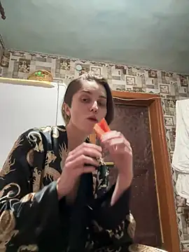 Snapshot of womanstrong78 chatting on 03/12/25, 06:00 womanstrong78 online show from 03/12/25, 06:00