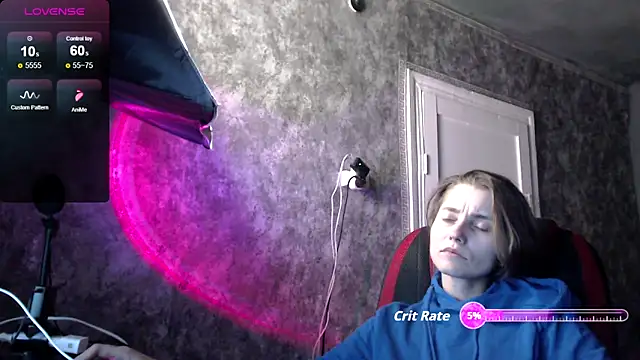 Snapshot of womanstrong78 chatting on 09/11/25, 06:13 womanstrong78 online show from 09/11/25, 06:13