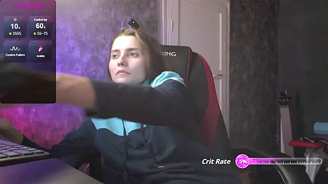 Snapshot of womanstrong78 chatting on 09/23/25, 05:10 womanstrong78 online show from 09/23/25, 05:10