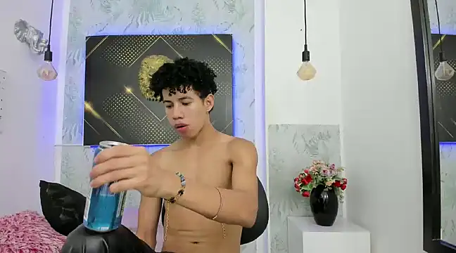 Snapshot of Erick_Zhimerman chatting on 01/17/25, 03:45 Erick Zhimerman online show from 01/17/25, 03:45
