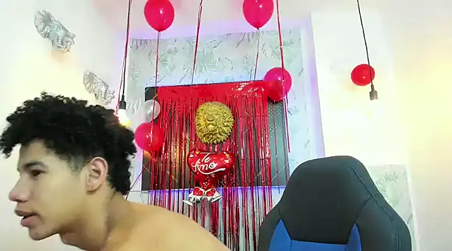 Snapshot of Erick_Zhimerman chatting on 02/15/25, 06:44 Erick Zhimerman online show from 02/15/25, 06:44