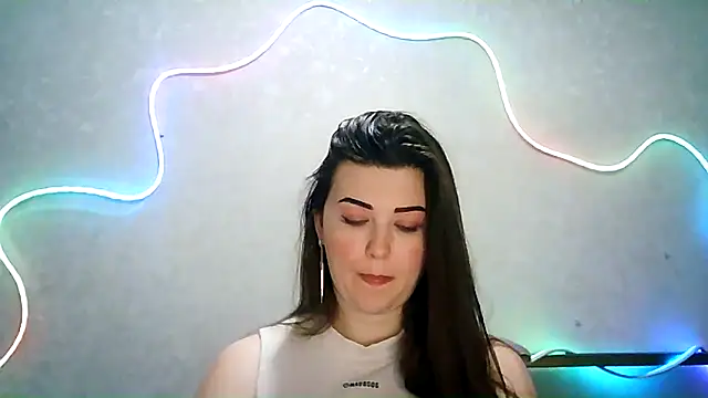 Snapshot of SeductiveTati chatting on 09/18/25, 08:22 SeductiveTati online show from 09/18/25, 08:22