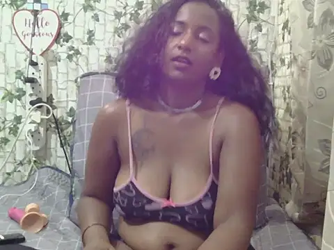 Snapshot of indiantina01 chatting on 02/12/25, 10:37 indiantina01 online show from 02/12/25, 10:37