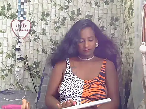 Snapshot of indiantina01 chatting on 02/13/25, 01:15 indiantina01 online show from 02/13/25, 01:15