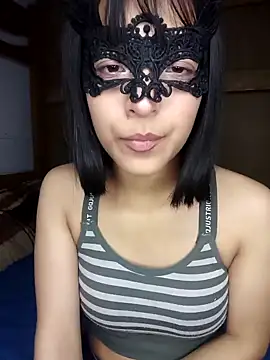 Snapshot of PequeArely chatting on 01/04/25, 12:27 PequeArely online show from 01/04/25, 12:27