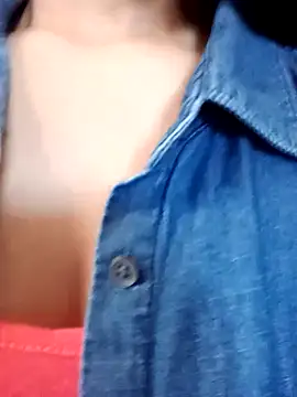 Snapshot of PequeArely chatting on 02/09/25, 04:07 PequeArely online show from 02/09/25, 04:07